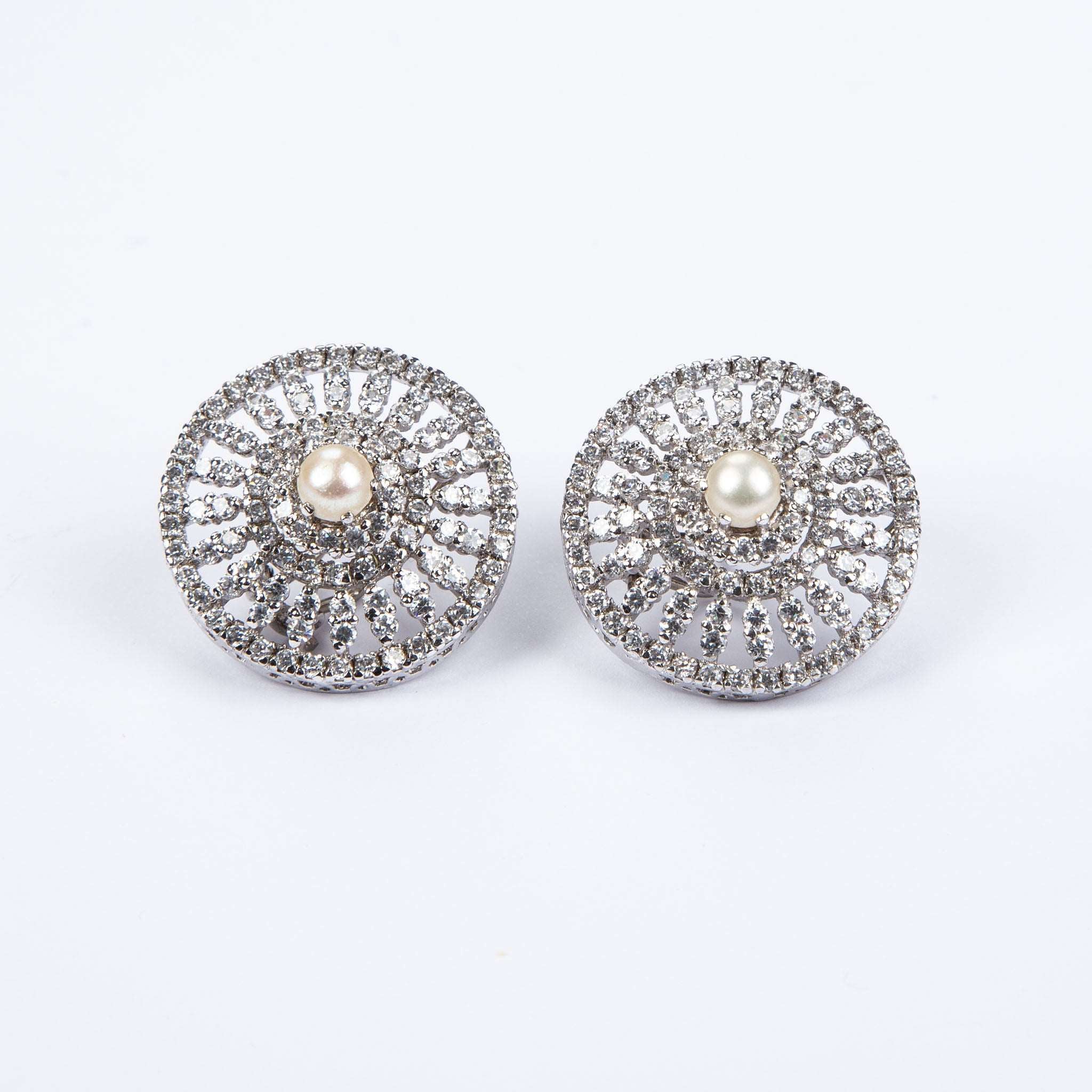 Fancy Round Pearled tops