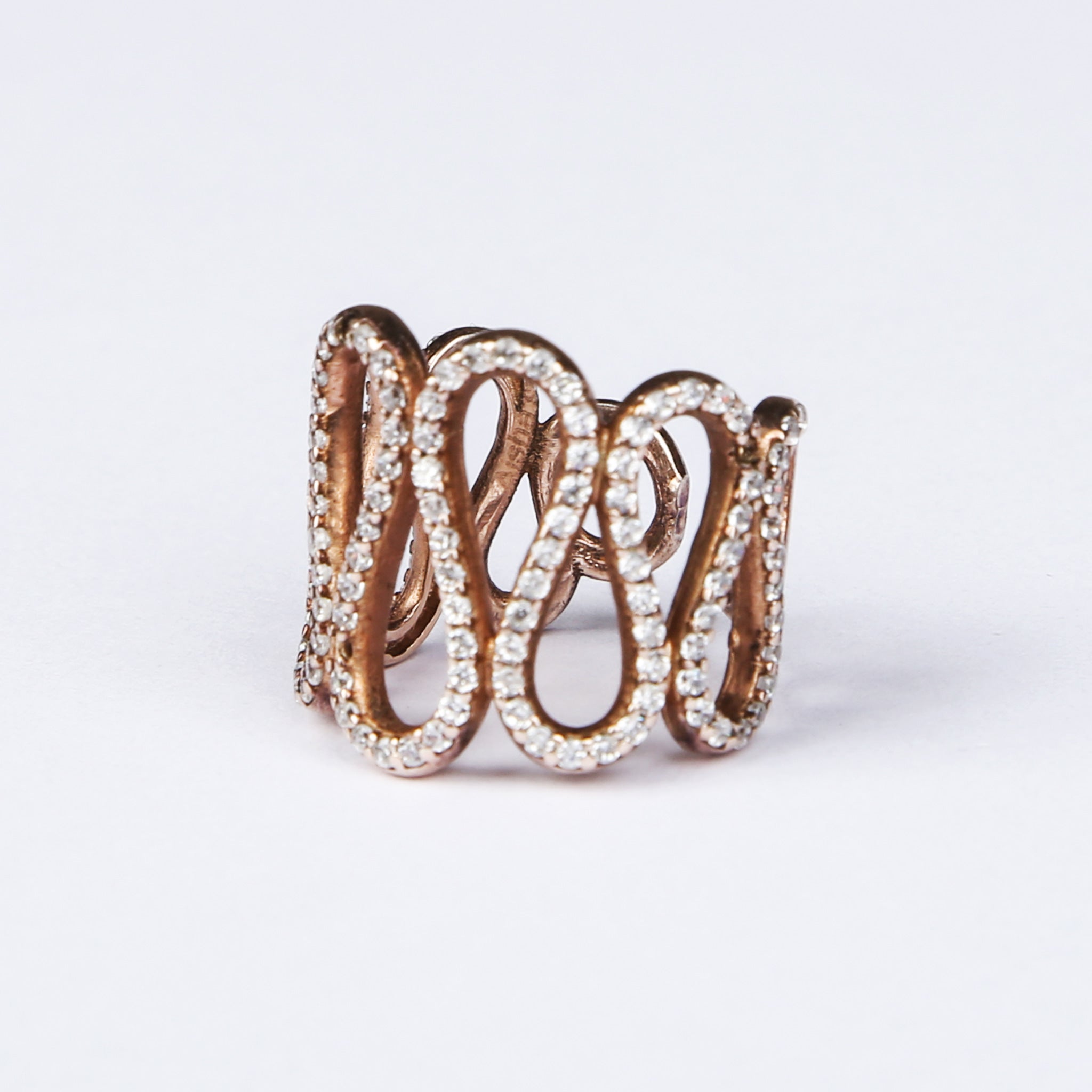 Splendid Twisted Loop