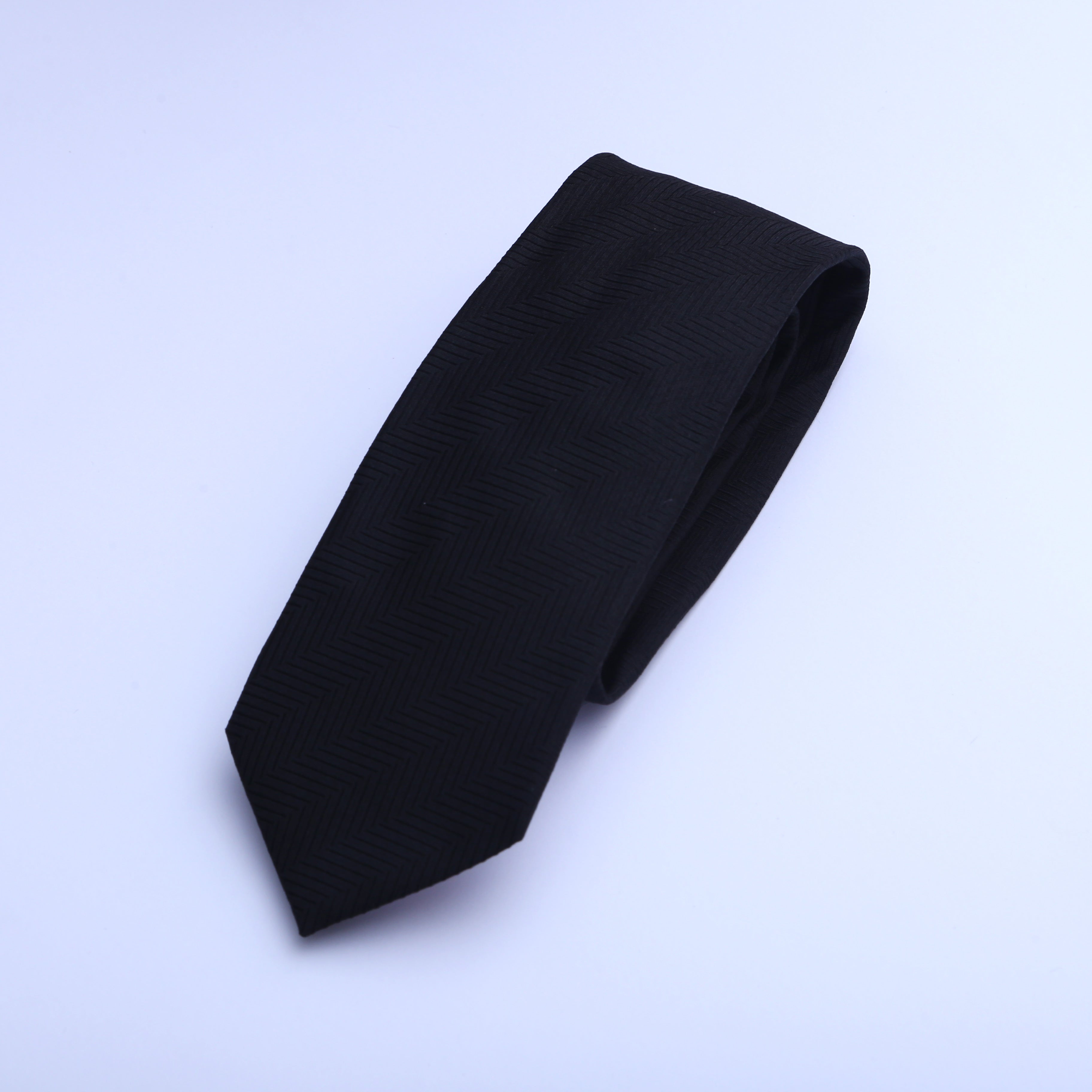 BLACK TAXTURE TIE