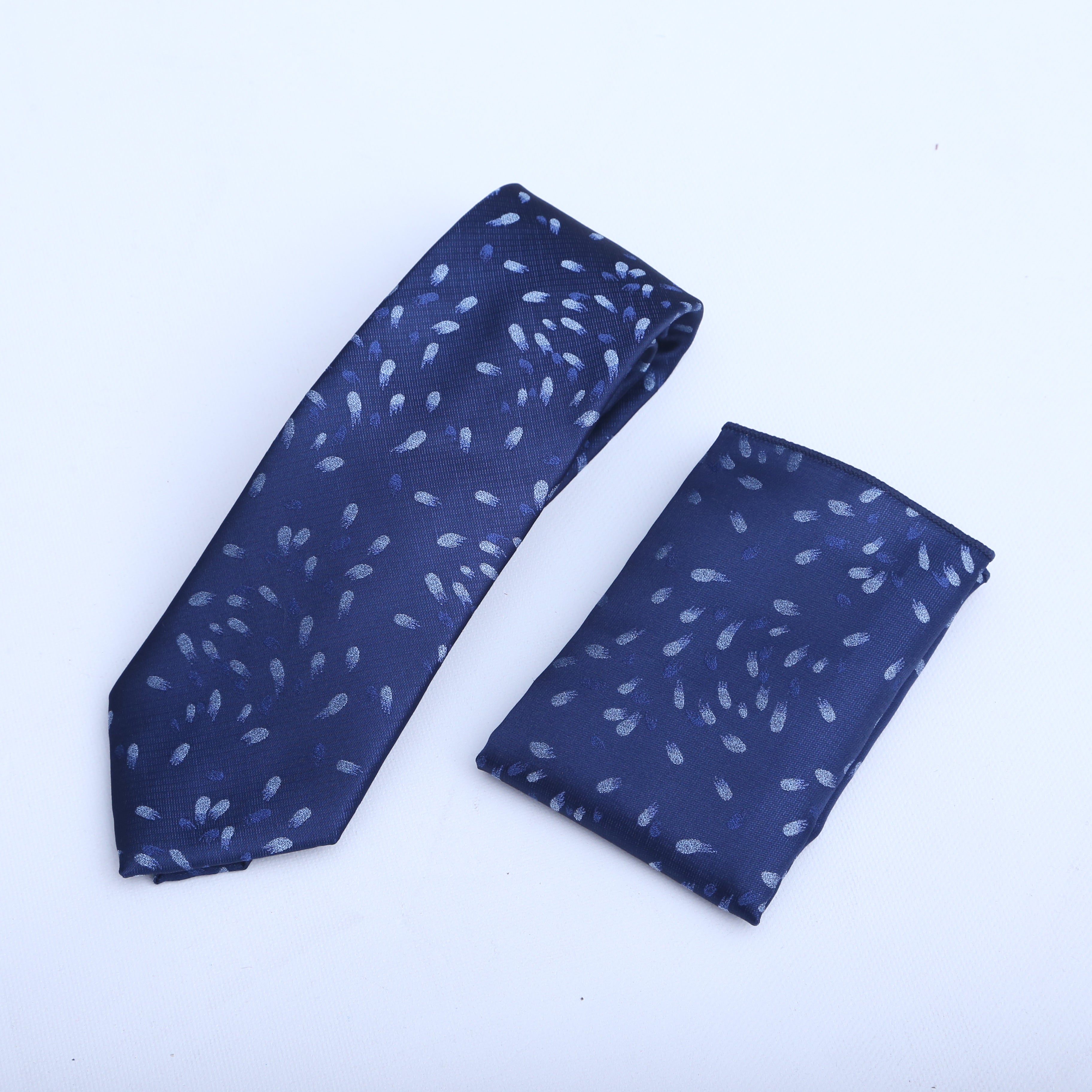 BLUE PRINT TIE AND POCKET SQUARE