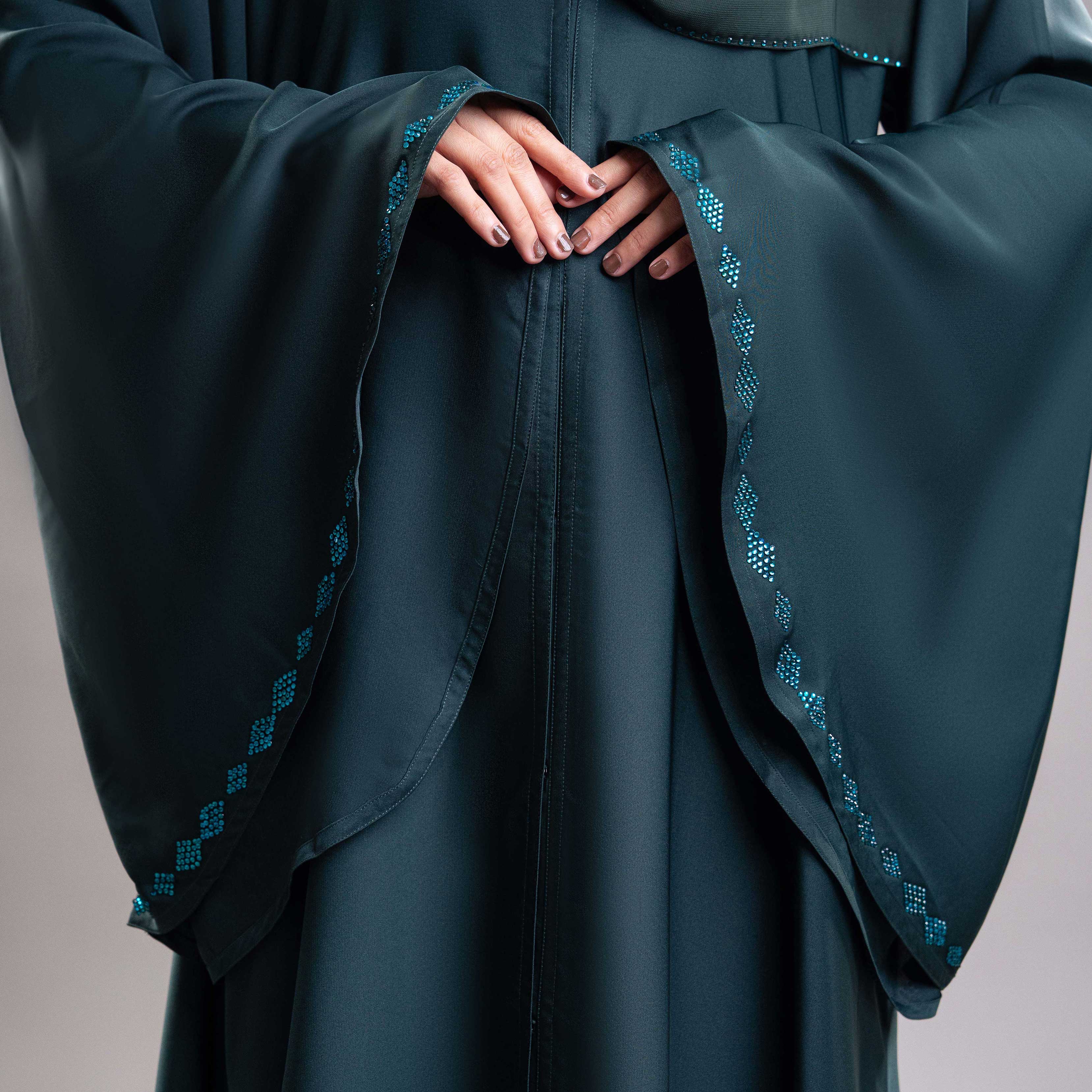 BOTTEL GREEN LAYERED ABAYA(PR196)