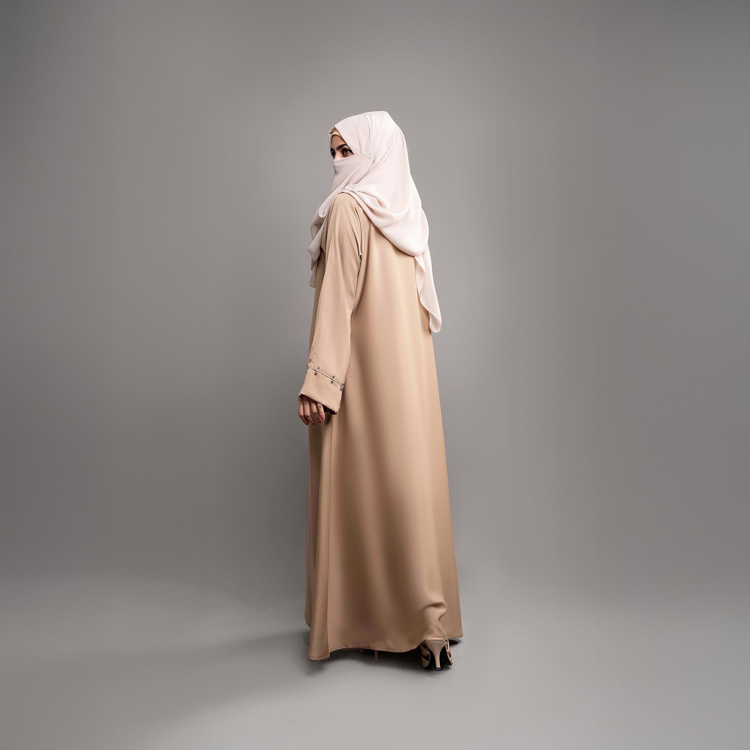 GOLDEN SANDS PERAL ABAYA(PR931)