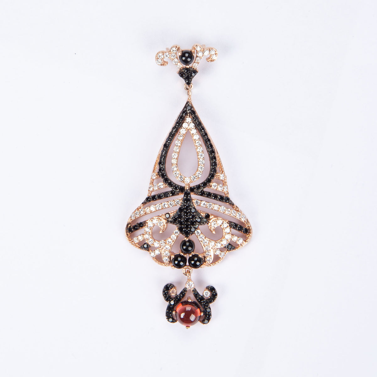 Gleaming Blackstone Intricate Floral Design